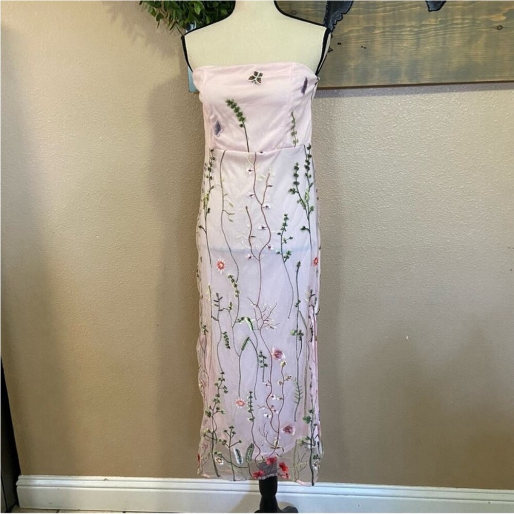 NWOT Lulu strapless embroidered dress - NEVER WORN - Picture 7 of 7